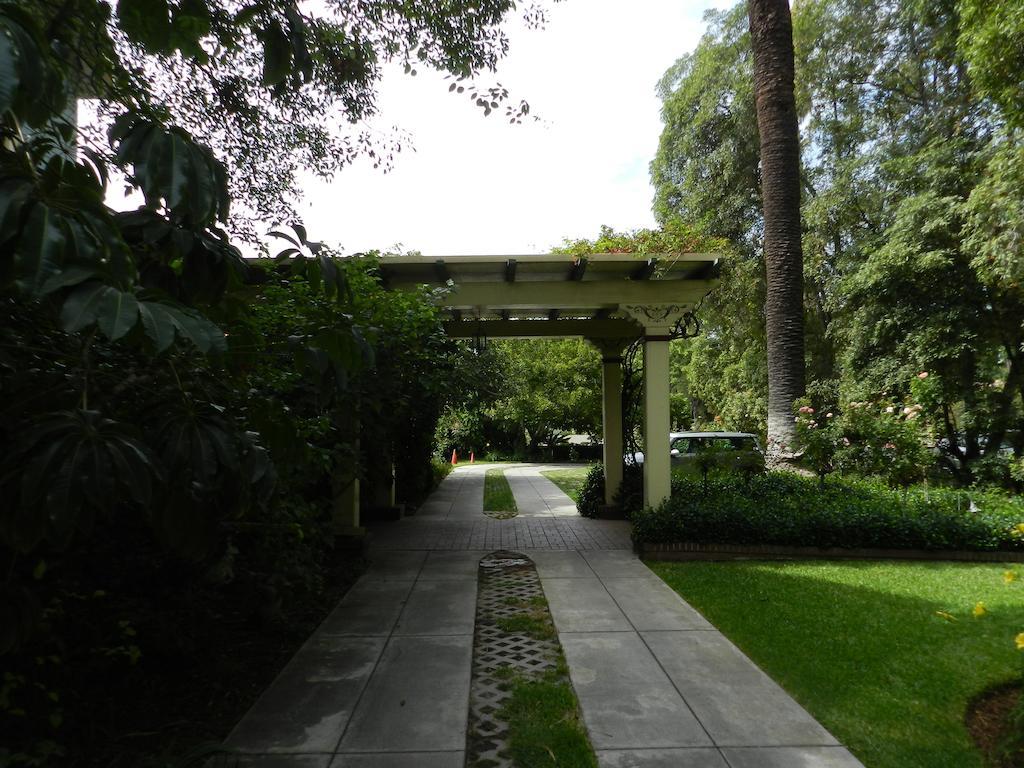 The Bissell House Bed & Breakfast Pasadena Exterior photo