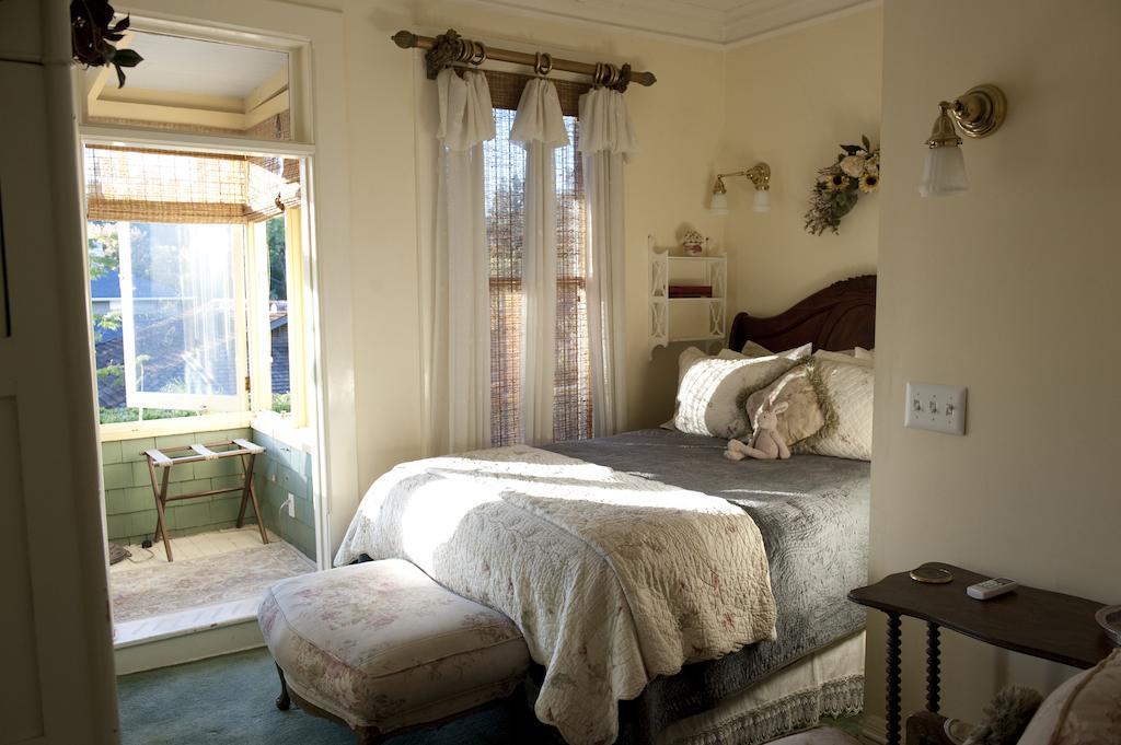 The Bissell House Bed & Breakfast Pasadena Exterior photo