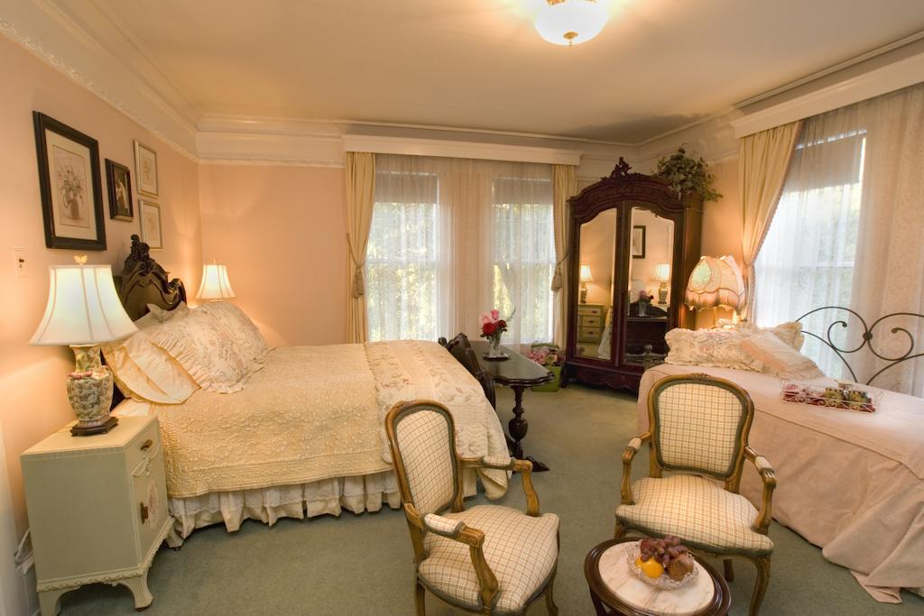 The Bissell House Bed & Breakfast Pasadena Exterior photo